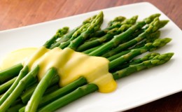 Waarom ingevroren asperges goed zijn en hoe je ze op de juiste manier kookt