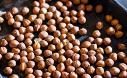 Cara mengeringkan kacang hazel di rumah dengan betul