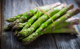 Kunnen asperges worden gegeten tijdens het geven van borstvoeding en hoe ze op de juiste manier worden gekookt