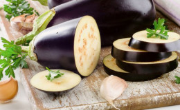 Was ist eine Aubergine - ist es eine Beere oder ein Gemüse? Wir finden es gemeinsam heraus und lernen die Pflanze näher kennen