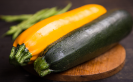 Een selectie van de top 20 lekkerste manieren om courgette voor de winter in potten te augurken