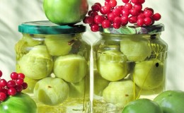 Simple and delicious recipes for pickled green tomatoes: how to cook and roll them correctly for the winter