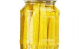 Paano mag-pickle ng mais para sa taglamig sa bahay: piliin nang tama ang mga cobs at lutuin ayon sa pinakamahusay na mga recipe