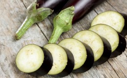 Was tun, um zu verhindern, dass die Aubergine bitter wird und ob bittere Früchte gegessen werden können?