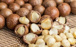 Apa rasa dan bau kacang macadamia, bagaimana memakannya dengan betul