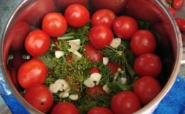 Top 10 best recipes for pickling tomatoes in a saucepan: the fastest, easiest, but delicious cooking options