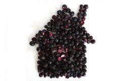 Die besten Möglichkeiten, schwarze Johannisbeeren zu Hause zu trocknen