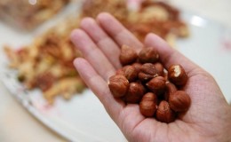 Sifat berguna dan bahaya hazelnut untuk menurunkan berat badan