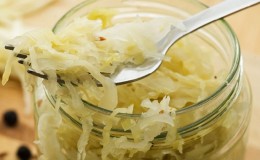 Cara memasak sauerkraut dengan betul tanpa garam