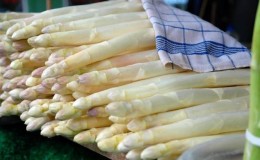 Wat is witte asperges en waarom is het die kleur