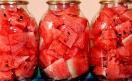 Rezepte für Wassermelonen in Dosen für den Winter ohne Sterilisation