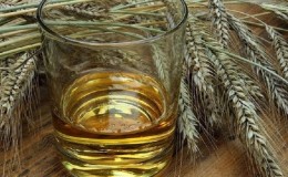 Geheimen van het thuis maken van gerstwhisky