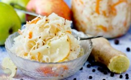 How delicious and easy to cook sauerkraut with ginger