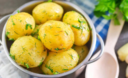 What is the calorie content of potatoes and do they get fat from it?