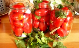 Top 10 unusual tomato recipes for the winter: how to cook delicious tomatoes and roll them up correctly