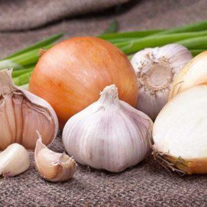 So kochen Sie eingelegten Knoblauch für den Winter mit Nelken: Top 15 der einfachsten und leckersten Rezepte