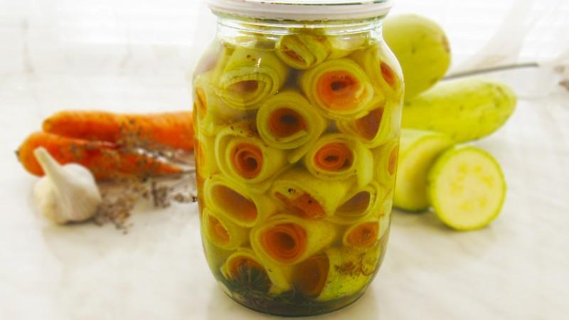 Vorräte an leckeren Snacks kochen - wie man Zucchini für den Winter mariniert: die besten Rezepte und Tipps