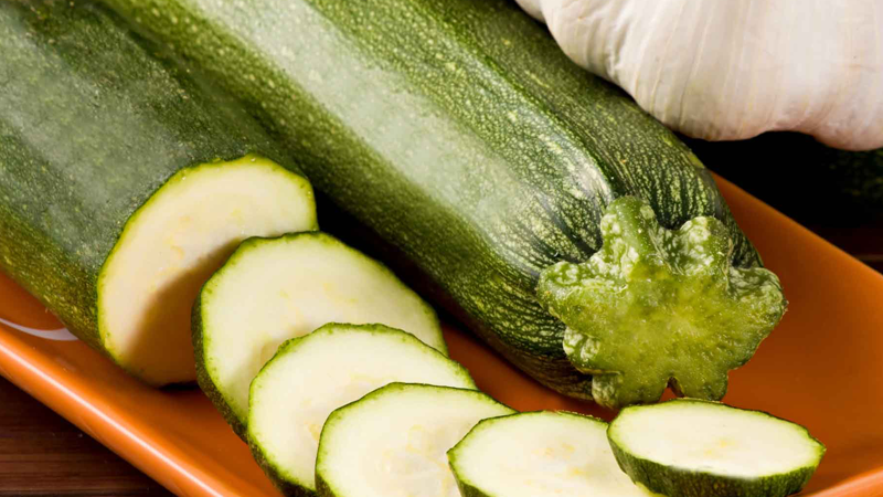 Wir speichern die Ernte bis zum Frühjahr: Wie lagert man Zucchini für den Winter richtig und welche Bedingungen müssen für Gemüse geschaffen werden?