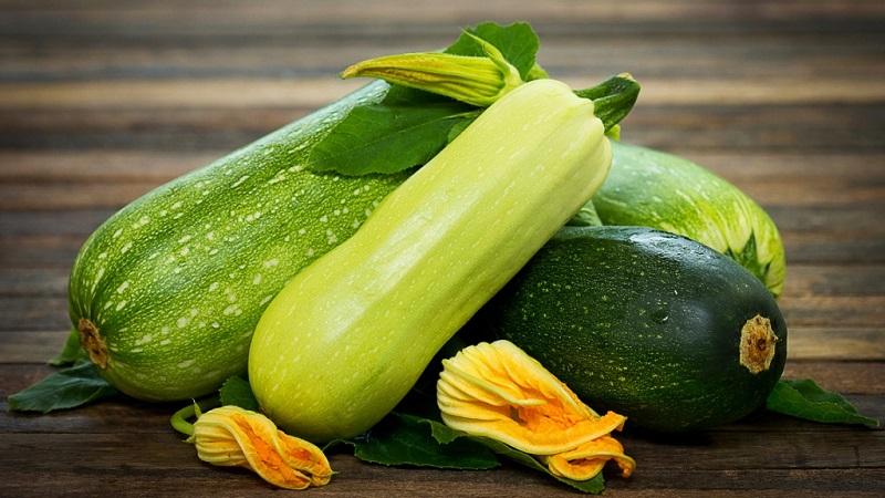 Was ist der Unterschied zwischen Zucchini und Zucchini in Aussehen, Geschmack und anderen Eigenschaften: Wir verstehen im Detail und verwirren nicht mehr