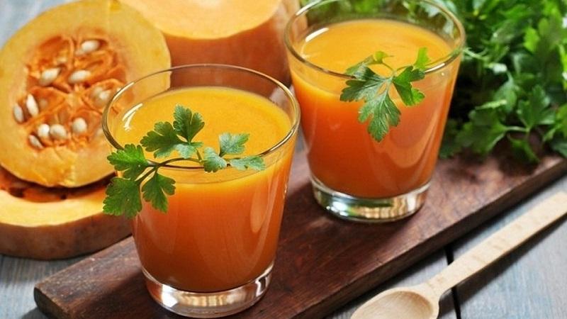 Wie man frisch gepressten Kürbissaft macht: die besten Rezepte mit Zusatz von Gemüse und Obst, Anwendung zur Behandlung