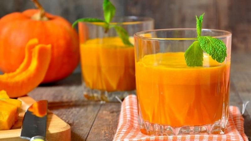 Wie man frisch gepressten Kürbissaft macht: die besten Rezepte mit Zusatz von Gemüse und Obst, Anwendung zur Behandlung