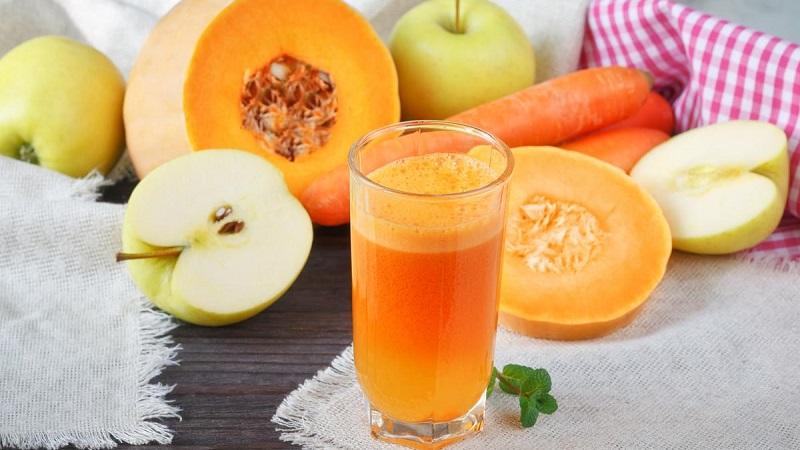 Wie man frisch gepressten Kürbissaft macht: die besten Rezepte mit Zusatz von Gemüse und Obst, Anwendung zur Behandlung