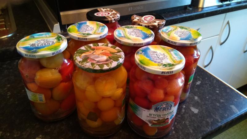 Wie man köstliche eingelegte Kirschtomaten macht: Die besten Rezepte und Empfehlungen von erfahrenen Hausfrauen