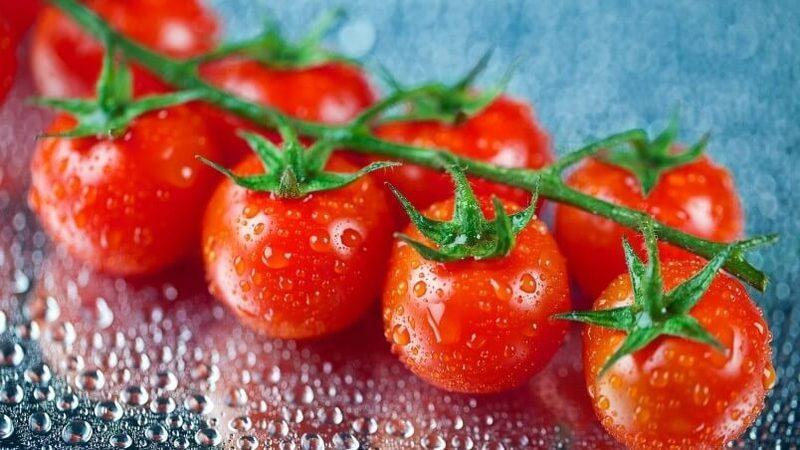 Die leckersten Rezepte für Kirschtomaten in Dosen: die besten Vorbereitungen für den Winter aus Miniaturtomaten