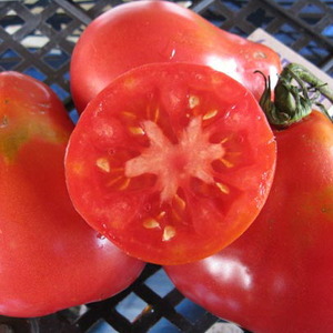 Birnenförmige Sorte mit süßem Geschmack und erstaunlichem Aroma - Tomate Ivan Kupala