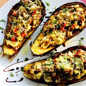 Frühreife und thermophile Aubergine Vera von einheimischen Züchtern