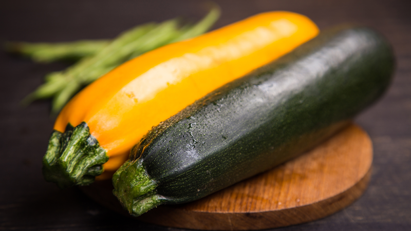 Eine Auswahl der 20 köstlichsten Möglichkeiten, Zucchini für den Winter in Gläsern einzulegen