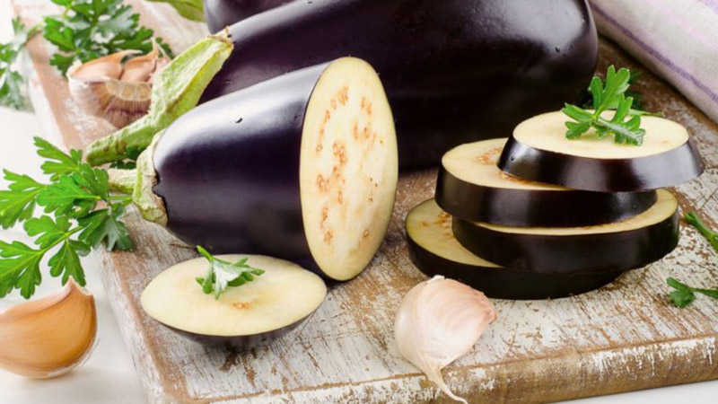 Was ist eine Aubergine - ist es eine Beere oder ein Gemüse? Wir finden es gemeinsam heraus und lernen die Pflanze näher kennen