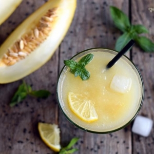 Wie man zu Hause köstlichen und gesunden Melonensaft macht