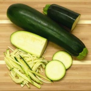 Wie man sofort gesalzene Zucchini macht: die besten Möglichkeiten