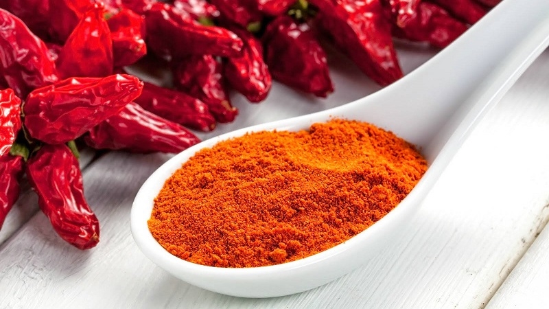 Roter Pfeffer und Paprika: wie sie sich voneinander unterscheiden