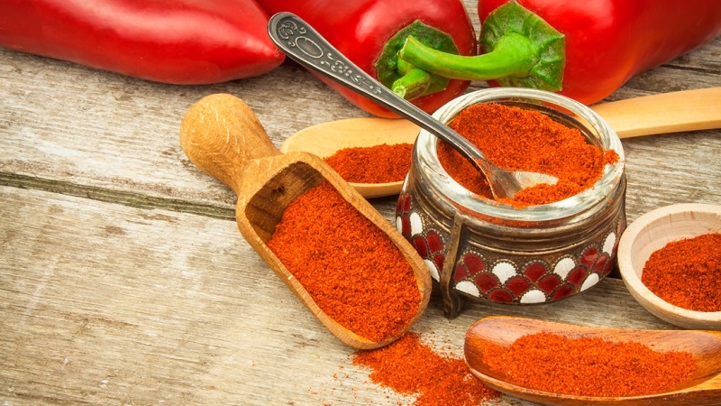 Roter Pfeffer und Paprika: wie sie sich voneinander unterscheiden