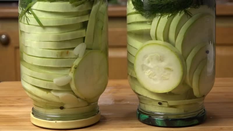 Eine Auswahl der 20 köstlichsten Möglichkeiten, Zucchini für den Winter in Gläsern einzulegen