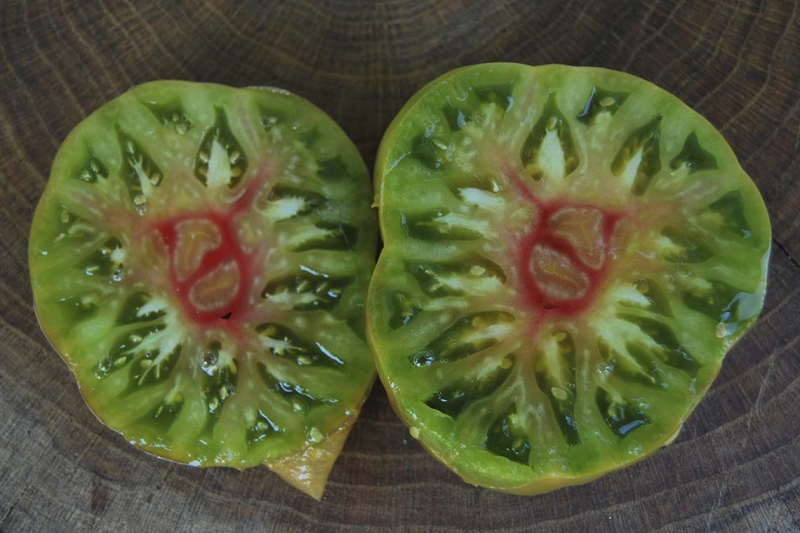 Beschreibung der Tomaten der Sorte Ananas: Merkmale ihres Anbaus auf offenem und geschlossenem Boden