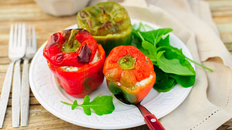 Wo und wie man Paprika für den Winter aufbewahrt: frisch, gefroren, getrocknet, getrocknet und in Dosen