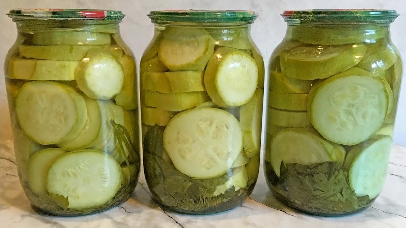 Wie man eingelegte Zucchini für den Winter ohne Sterilisation kocht: die besten Rezepte und nützlichen Tipps