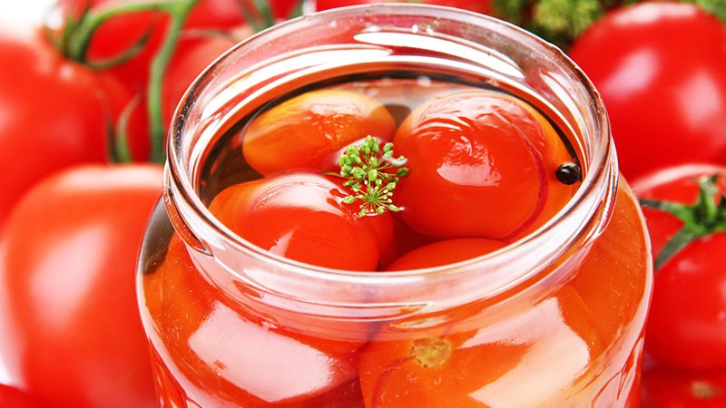 So machen Sie eingelegte Tomaten lecker und einfach: Verwenden Sie die besten Rezepte erfahrener Hausfrauen