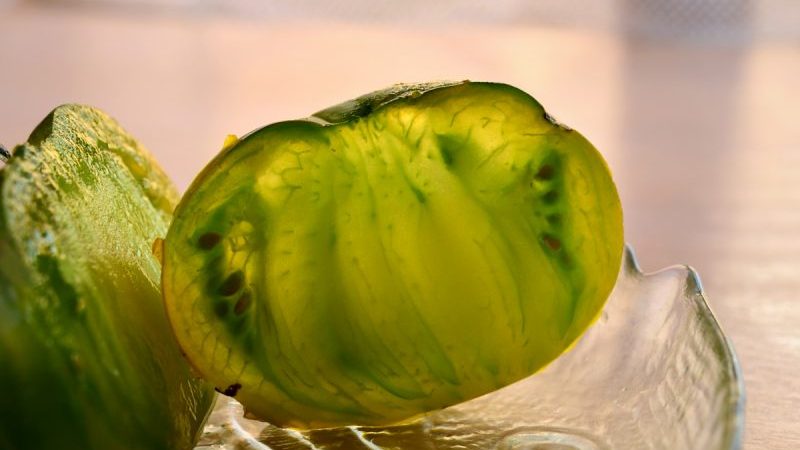 Eine Sorte mit exotischem Geschmack und erstaunlichem Aussehen - irischer Tomatenlikör: Wir wachsen und überraschen unsere Nachbarn