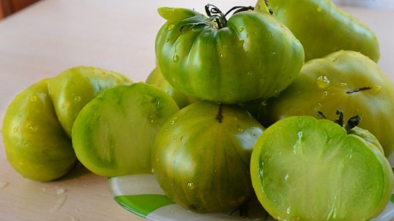 Eine Sorte mit exotischem Geschmack und erstaunlichem Aussehen - irischer Tomatenlikör: Wir wachsen und überraschen unsere Nachbarn