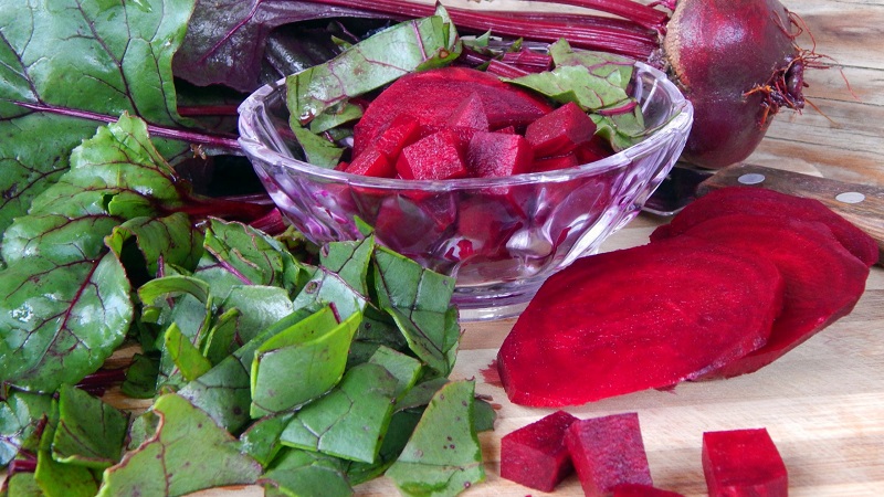 The best ways to harvest beet leaves for the winter and recipes from them