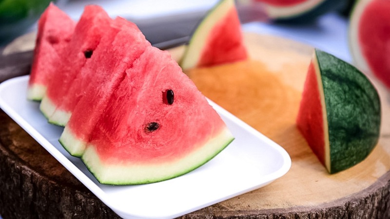 Ist es möglich, Wassermelone mit Magen- und Zwölffingerdarmgeschwüren zu essen: die Vorteile und möglichen Schäden der Beeren