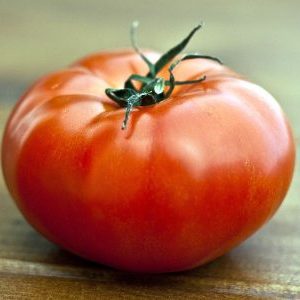 Ein willkommener Gast auf Ihrer Website ist die Sultan-Tomate: Wir wachsen problemlos und genießen die Ernte