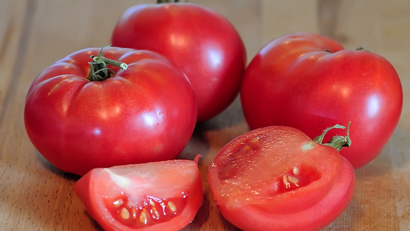 Überprüfung der besten Sorten von hohen Tomaten für offenes Gelände: Hilfe bei der Auswahl und Bewertung der Sommerbewohner