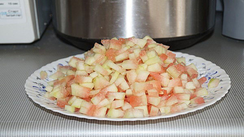 Wie man köstliche Wassermelonenmarmelade für den Winter macht