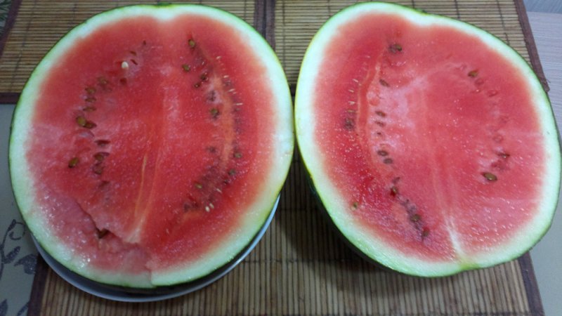 Wie kann man zu Hause eine Wassermelone auf Nitrate testen?