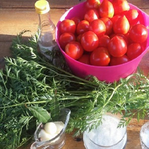 Wie man köstliche eingelegte Tomaten für den Winter kocht: eine Auswahl der besten Rezepte von erfahrenen Hausfrauen